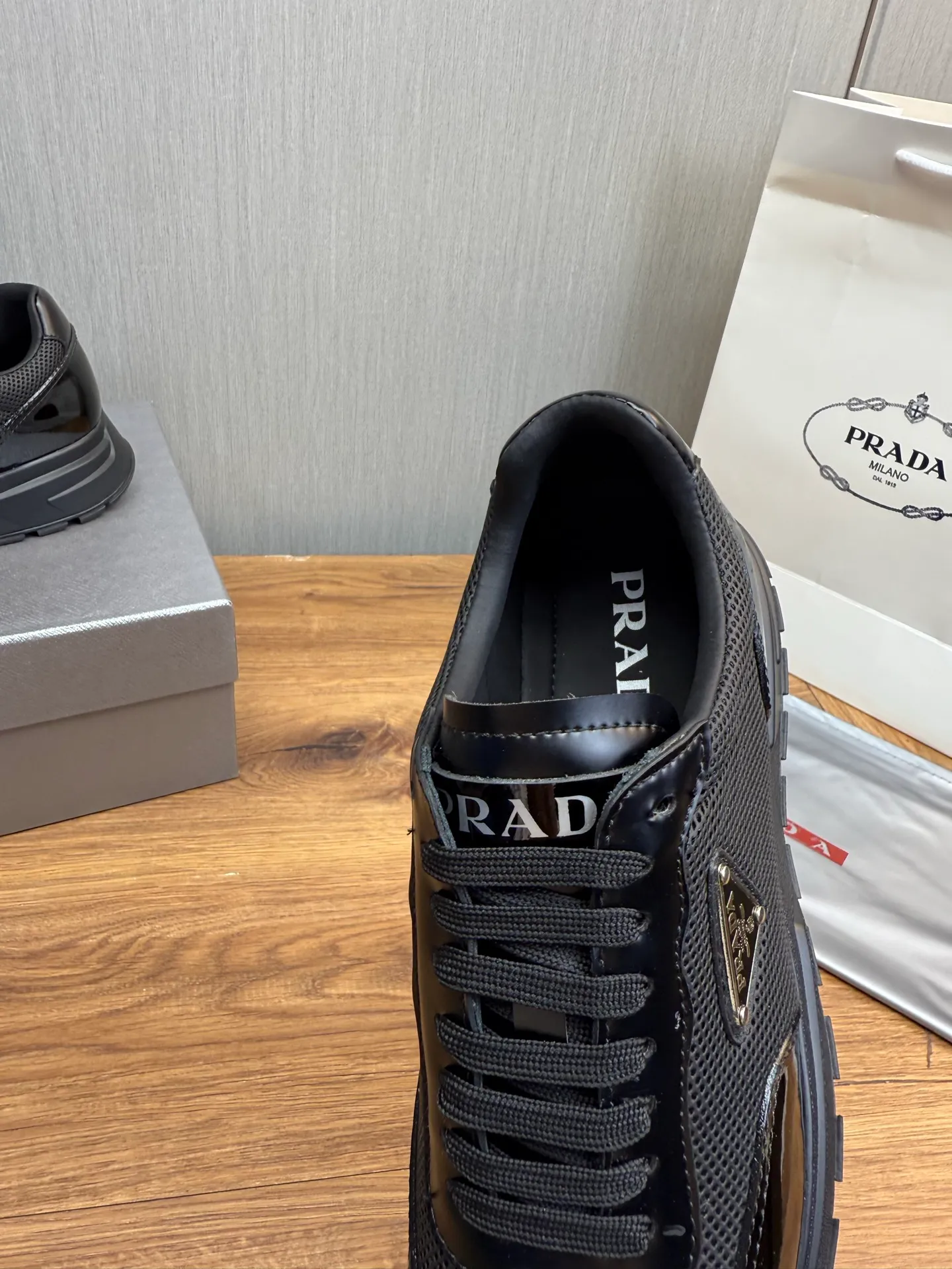 Men's shoes 💰600💰 [PRADA] Popular men's shoes shipped 👏Official website synchronized ⬆️Original cowhide fabric + cowhide lining, 1⃣️:1⃣️reproduction, original sole, 38-45 (45. Customized, non-refundable)